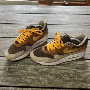 Air max 1 Ugly Duckling Pecan mens 10.5. Used, good condition.